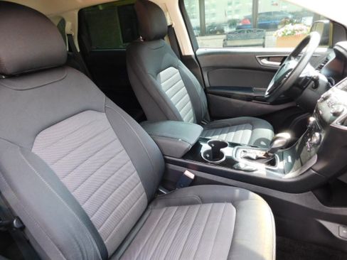 Used 2016 Ford Edge SE image 26
