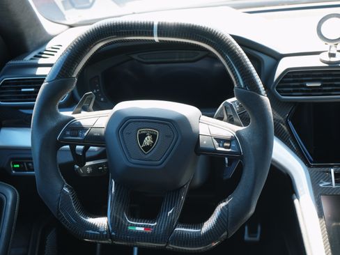 Used 2020 Lamborghini Urus image 15