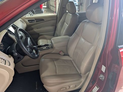 Used 2019 Nissan Pathfinder 4WD Platinum image 7