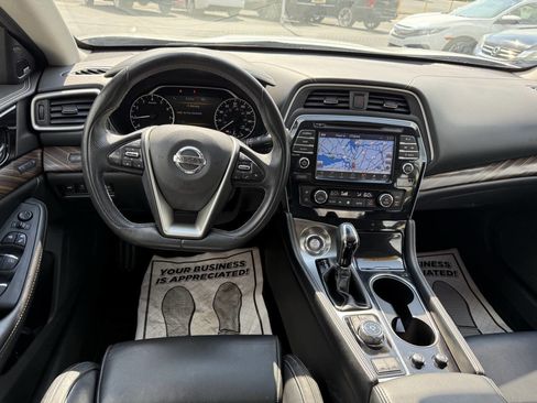 Used 2018 Nissan Maxima Platinum image 12