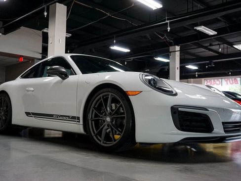 Used 2018 Porsche 911 Carrera T RWD image 2