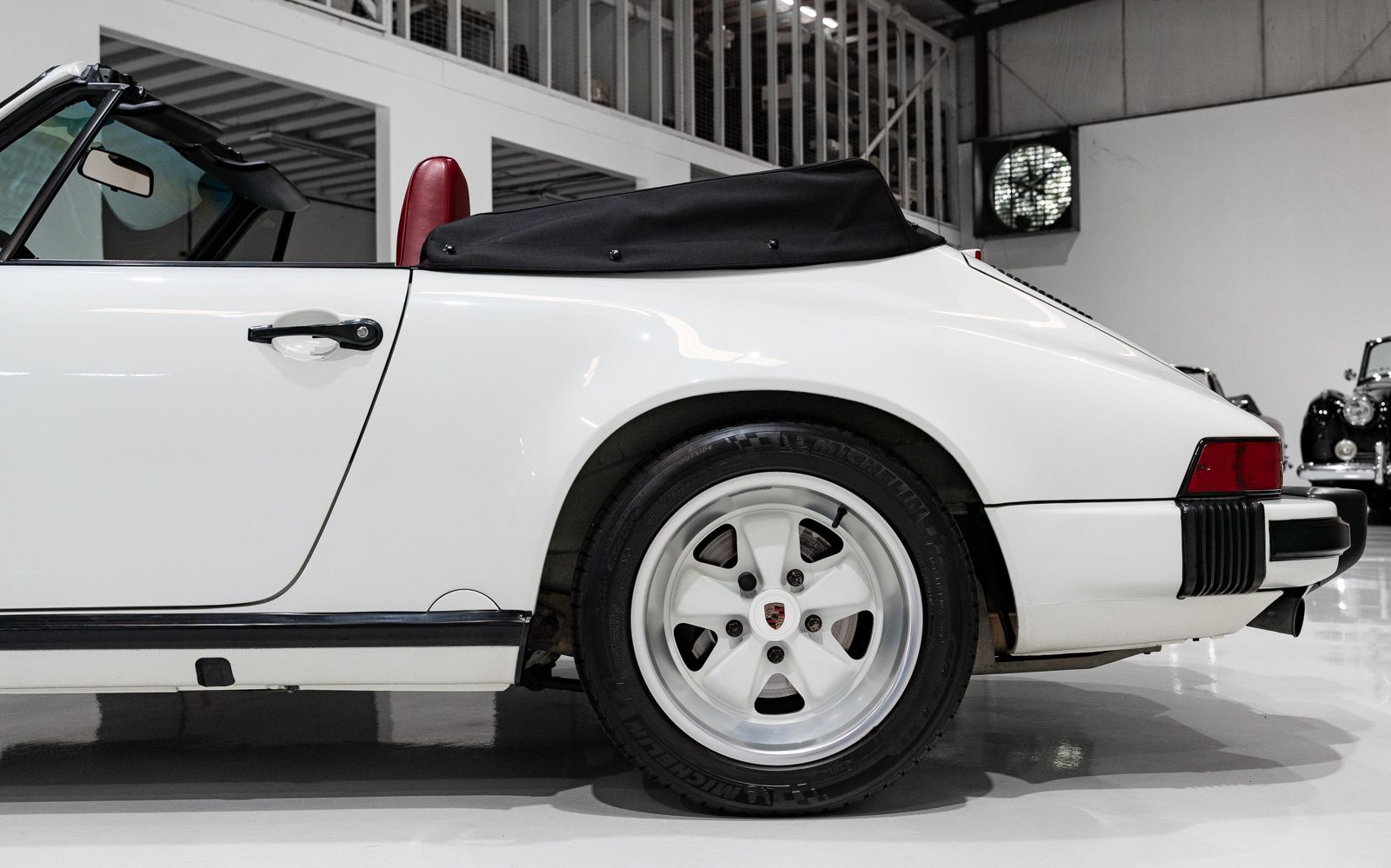 Used 1989 Porsche 911 Carrera Cabriolet RWD image 13
