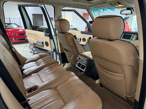 Used 2004 Land Rover Range Rover HSE image 18