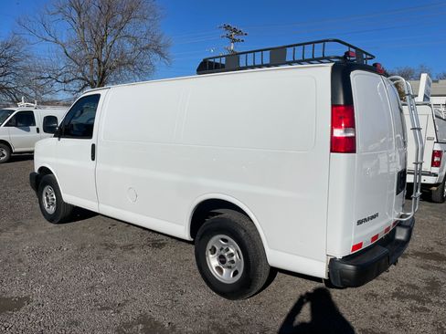 Used 2017 GMC Savana 3500 image 3