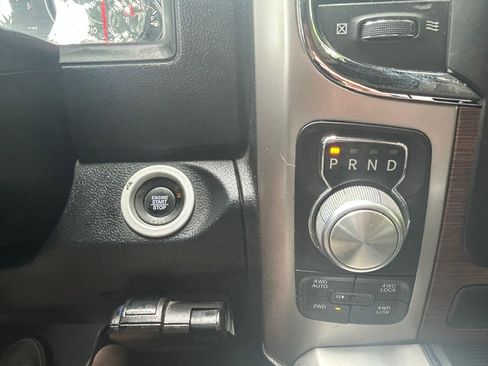 Used 2017 RAM 1500 4x4 Crew Cab Laramie image 14