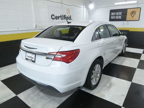 Used 2014 Chrysler 200 Touring image 6