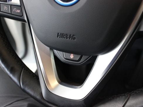 Used 2024 BMW i4 eDrive40 image 37