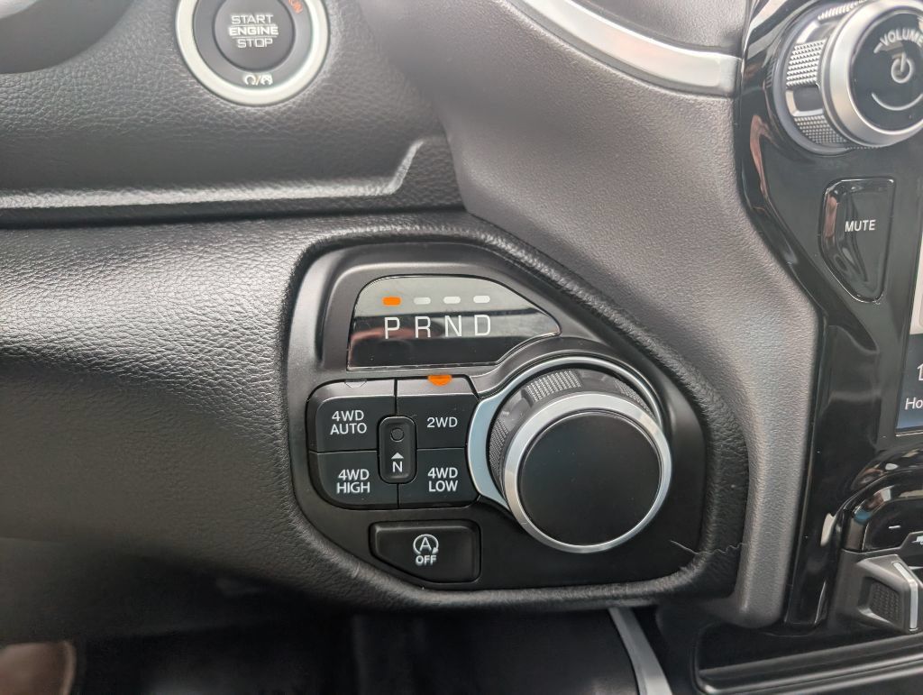 Used 2023 RAM 1500 4x4 Crew Cab Big Horn image 18