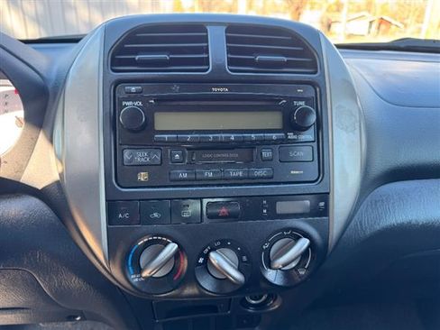 Used 2005 Toyota RAV4 image 12