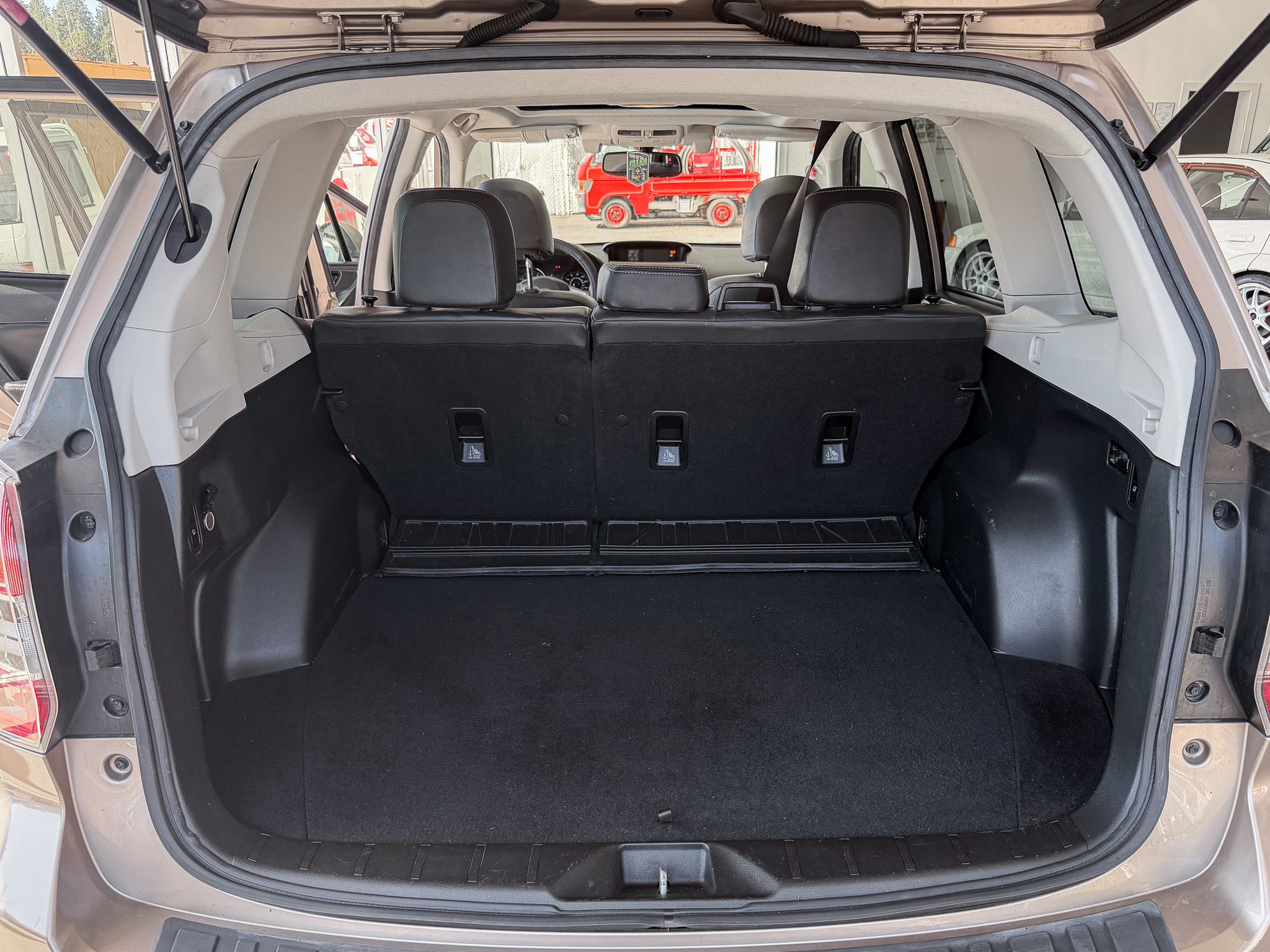 Used 2015 Subaru Forester 2.5i Touring AWD/4WD image 16