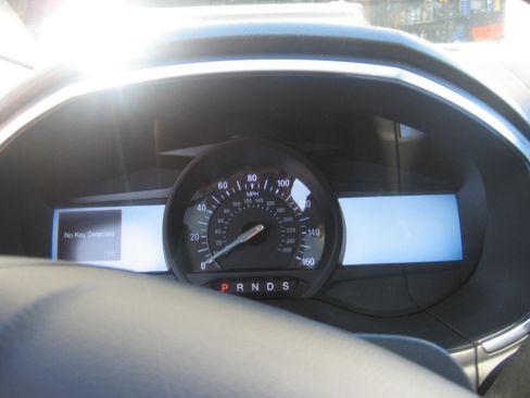 Used 2020 Ford Edge AWD Titanium image 10