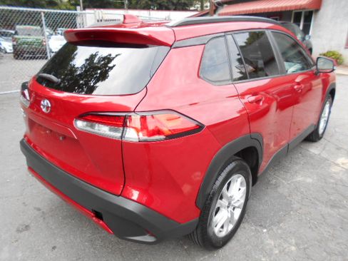 Used 2022 Toyota Corolla Cross AWD LE image 3