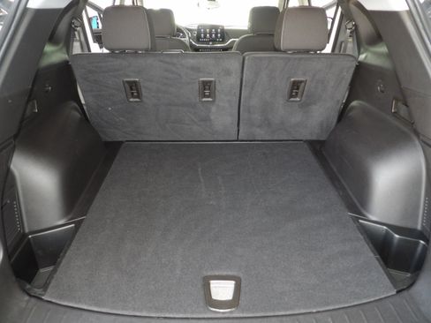 Used 2023 Chevrolet Blazer LT FWD image 17