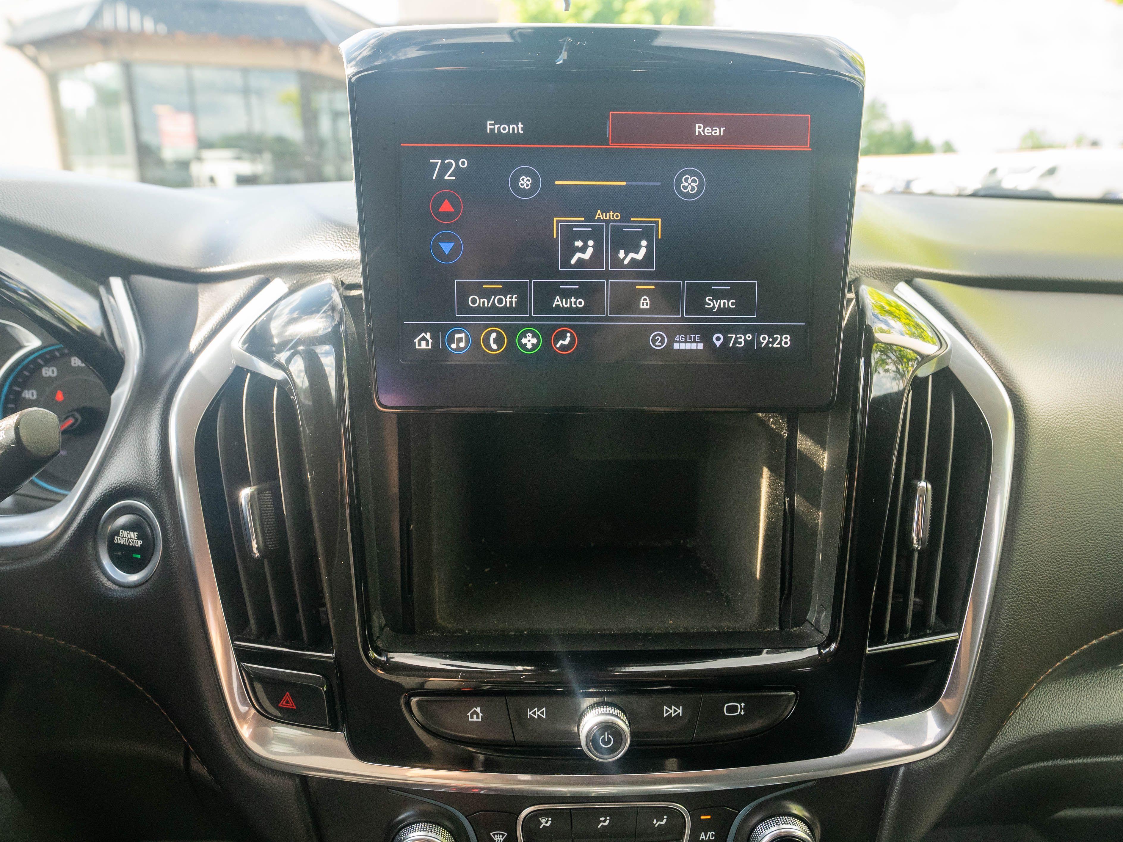 Used 2021 Chevrolet Traverse AWD LT image 41