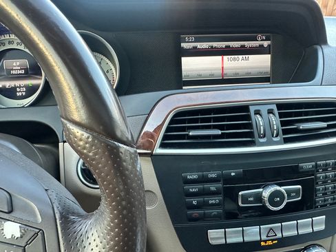 Used 2013 Mercedes-Benz C 250 image 19