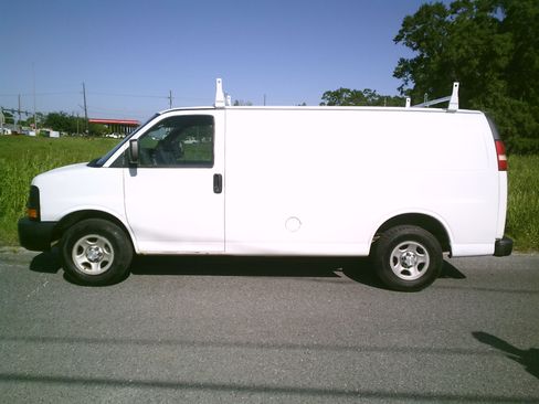 Used 2014 Chevrolet Express 2500 UNAVAIL RWD image 1
