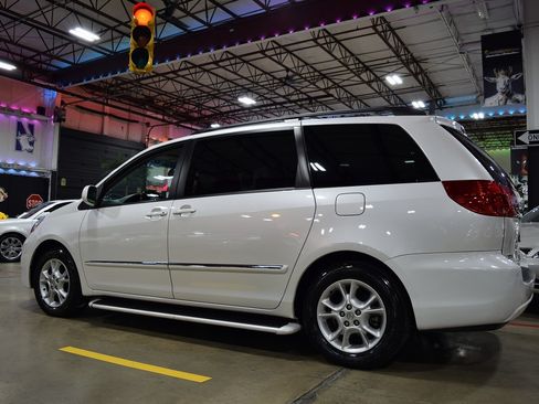Used 2006 Toyota Sienna XLE Limited image 12