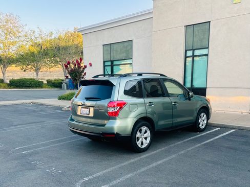Used 2014 Subaru Forester 2.5i Limited AWD/4WD image 5