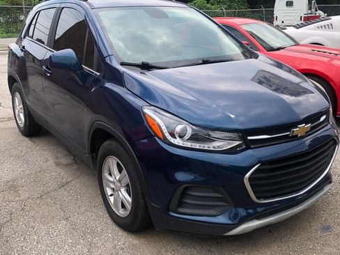Used 2020 Chevrolet Trax FWD LT w/ 1LT image 1