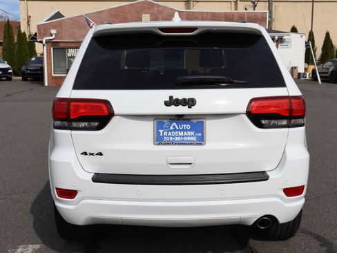 Used 2019 Jeep Grand Cherokee Altitude image 6