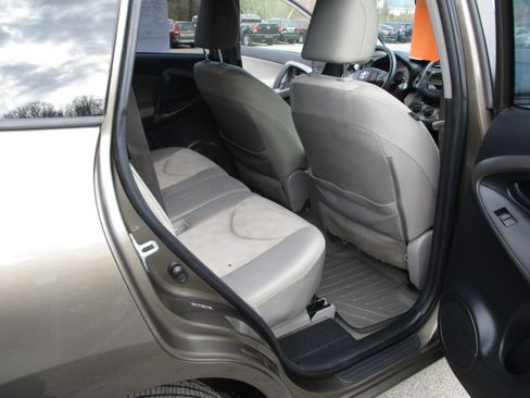 Used 2011 Toyota RAV4 image 26