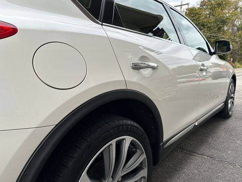 Used 2017 INFINITI QX50 image 6