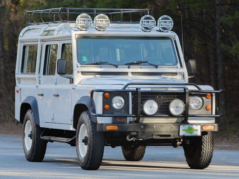 Used 1993 Land Rover Defender 110 image 1