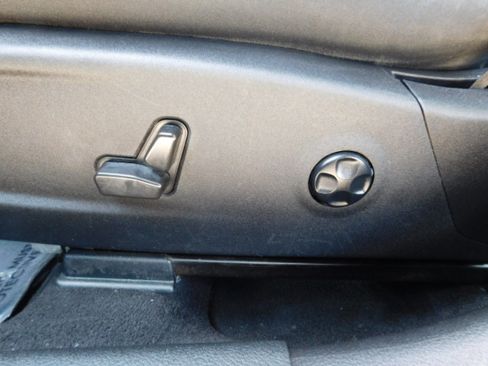 Used 2021 Chrysler 300 Touring image 12