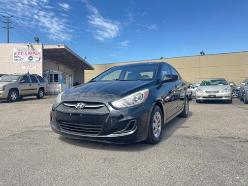 Used 2016 Hyundai Accent SE Sedan FWD image 2