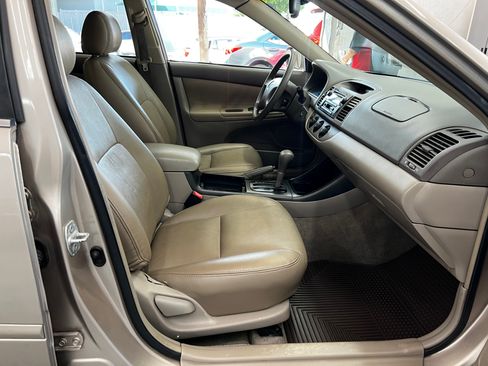 Used 2002 Toyota Camry LE image 14