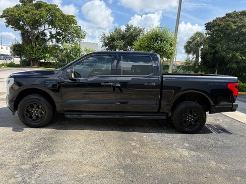 Used 2025 Ford F150 Lightning 4x4 SuperCrew XLT image 11