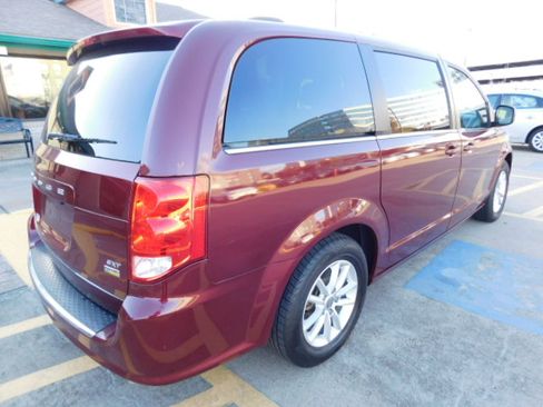 Used 2019 Dodge Grand Caravan SXT image 9