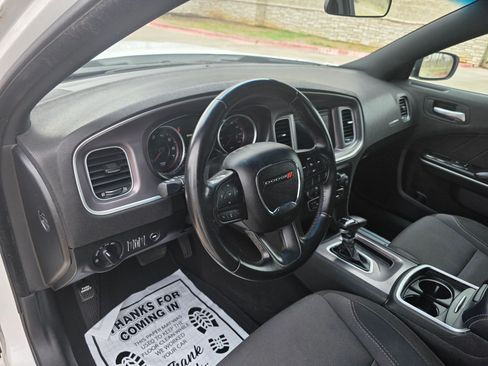 Used 2022 Dodge Charger SXT image 9