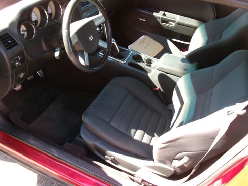 Used 2010 Dodge Challenger R/T image 12