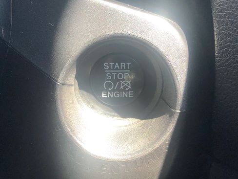 Used 2015 Jeep Renegade Trailhawk image 15