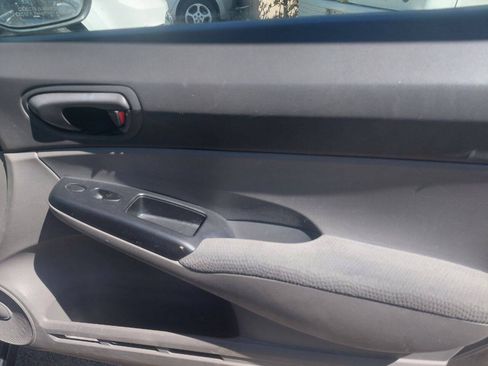 Used 2011 Honda Civic DX-VP image 17
