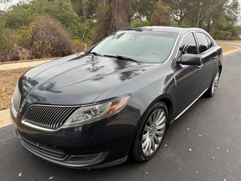 Used 2013 Lincoln MKS image 1