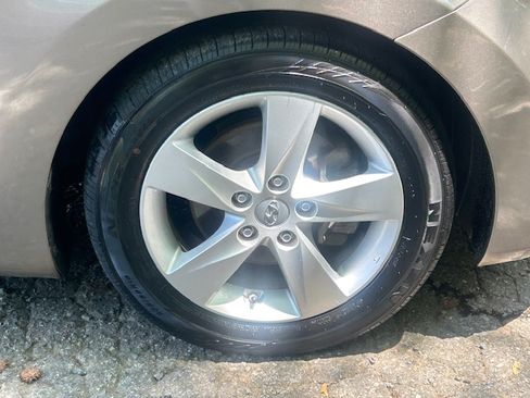 Used 2013 Hyundai Elantra Sedan FWD image 29