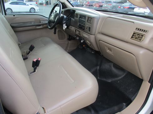 Used 2004 Ford F250 image 5