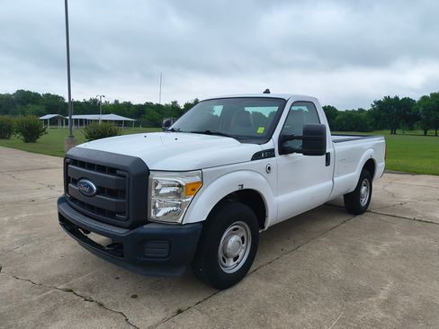 Used 2013 Ford F250 2WD Regular Cab Super Duty image 1