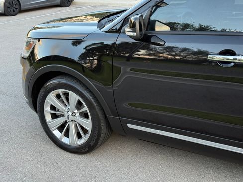 Used 2019 Ford Explorer FWD Limited image 34