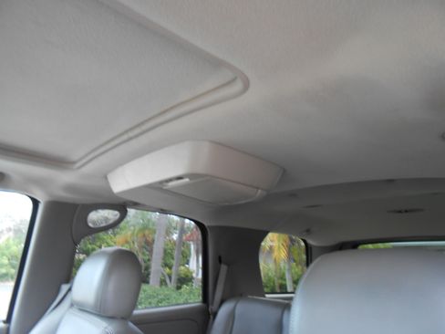 Used 2005 GMC Yukon SLT image 12