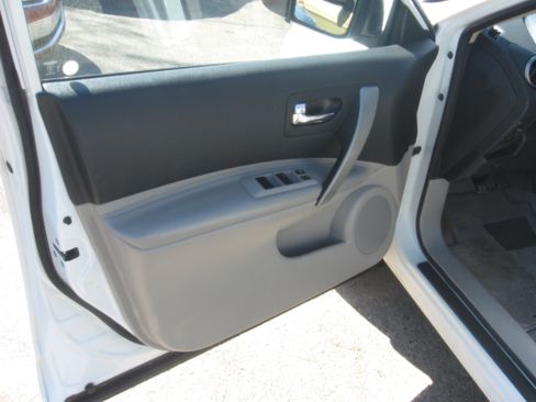 Used 2013 Nissan Rogue SL image 7