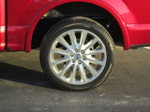 Used 2019 Ford F150 Limited image 3