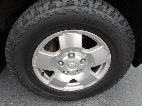 Used 2013 Toyota Tundra 4x4 Double Cab w/ SR5 & TRD image 23