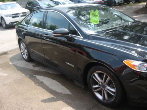 Used 2016 Ford Fusion Titanium Hybrid FWD image 3