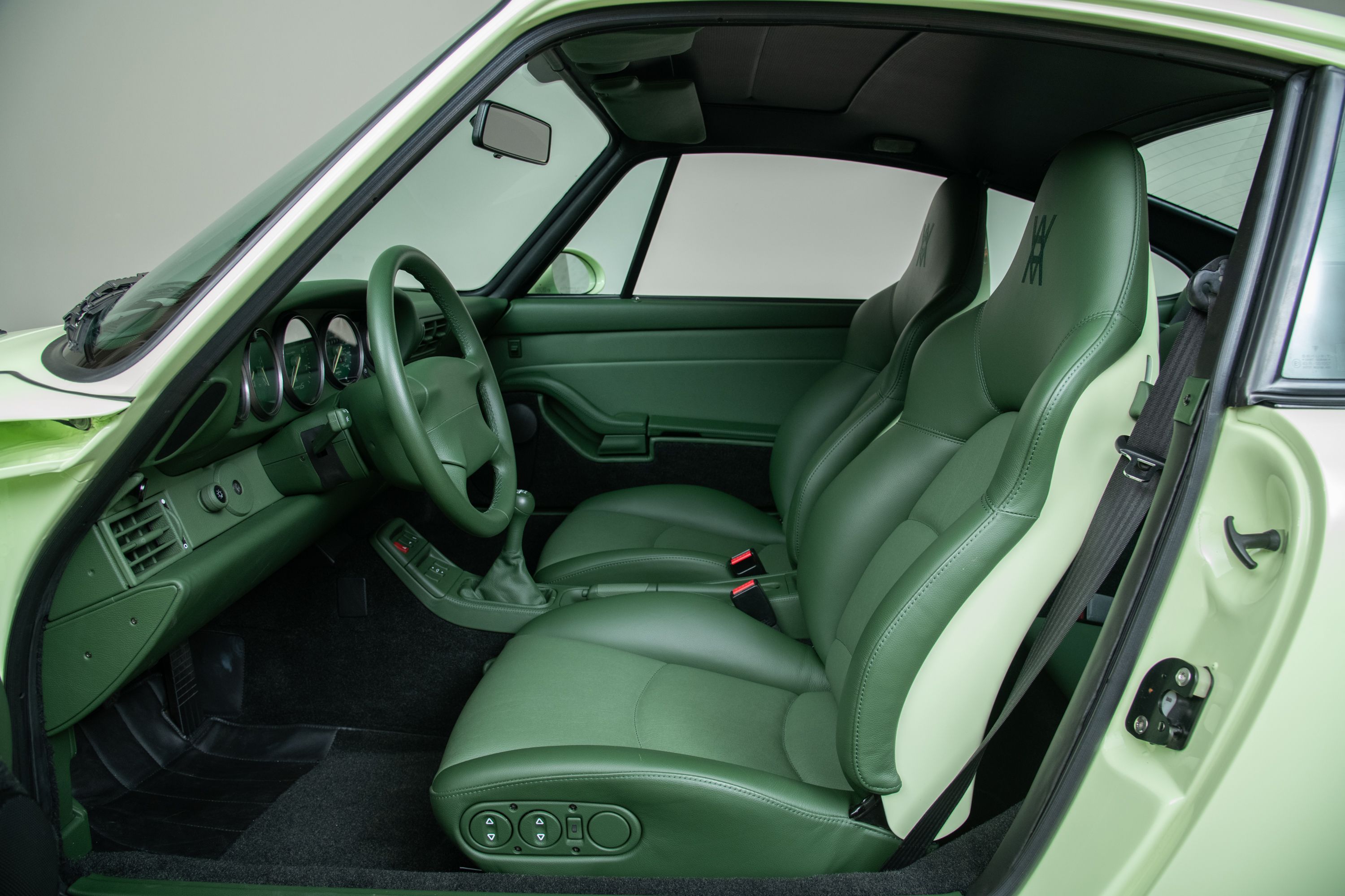 Used 1998 Porsche 911 Carrera S RWD image 17