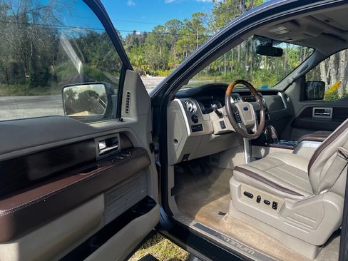 Used 2010 Ford F150 Platinum image 10