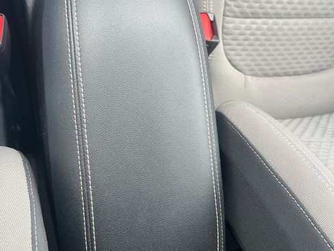 Used 2022 Ford Escape SE image 17