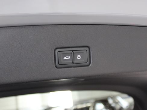 Used 2024 Audi Q4 e-tron quattro Premium Plus AWD/4WD image 36